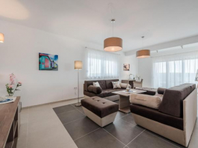 Comfort villa with swimming pool and terrace